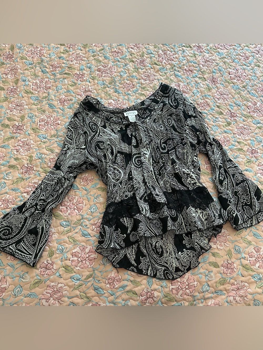 Allison Taylor Black & White Paisley Print Bell Sleeve Women’s Top - Picture 3 of 7